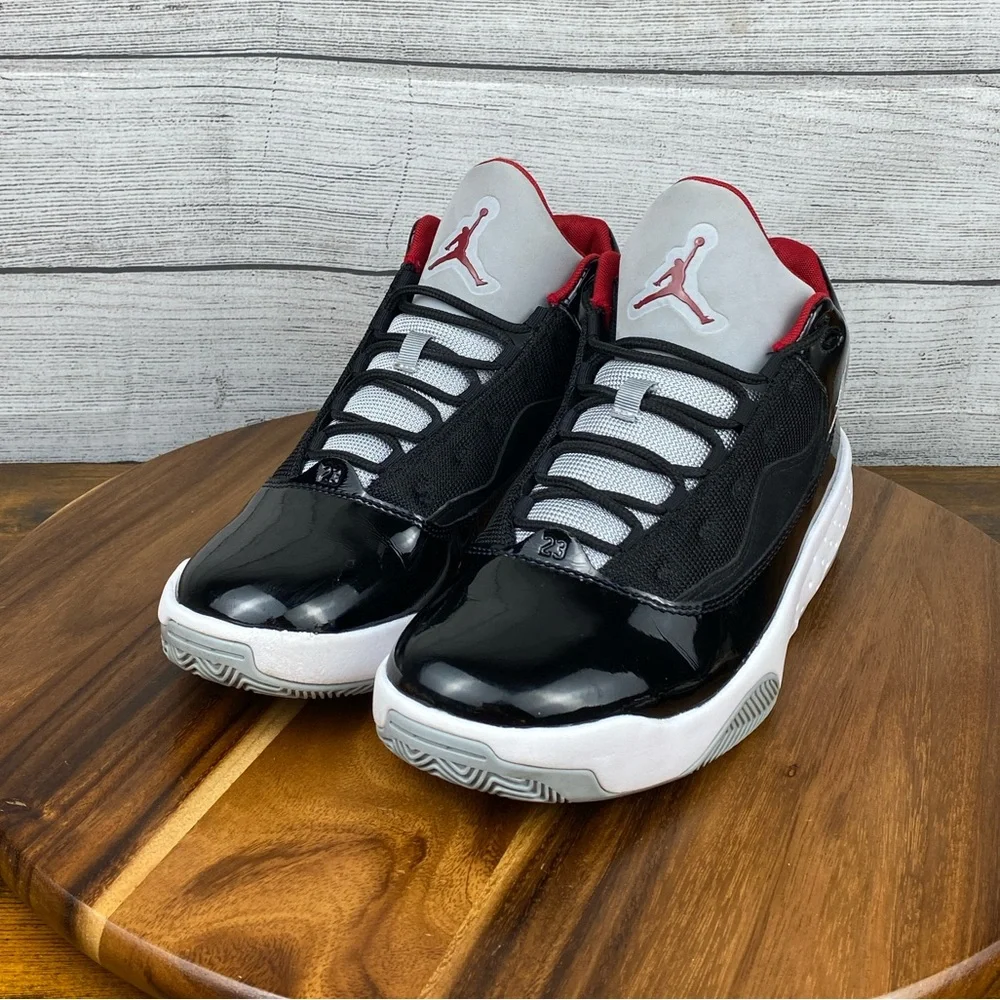Jordan Max Aura 2 Black Cement Red Men’s Sneakers CK6636-006 Shoe Size 9